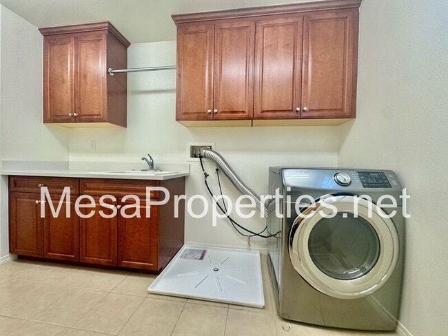 Building Photo - 13187 Oatman Dr