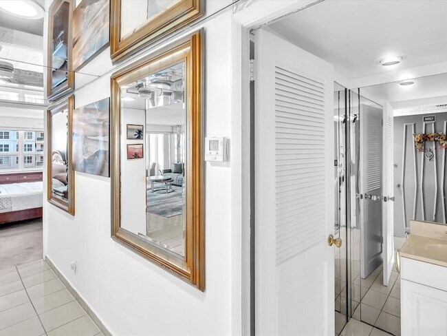 Building Photo - 3430 Galt Ocean Dr