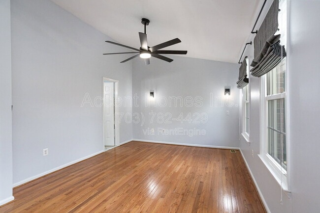 Building Photo - 6107 Summer Park Ln