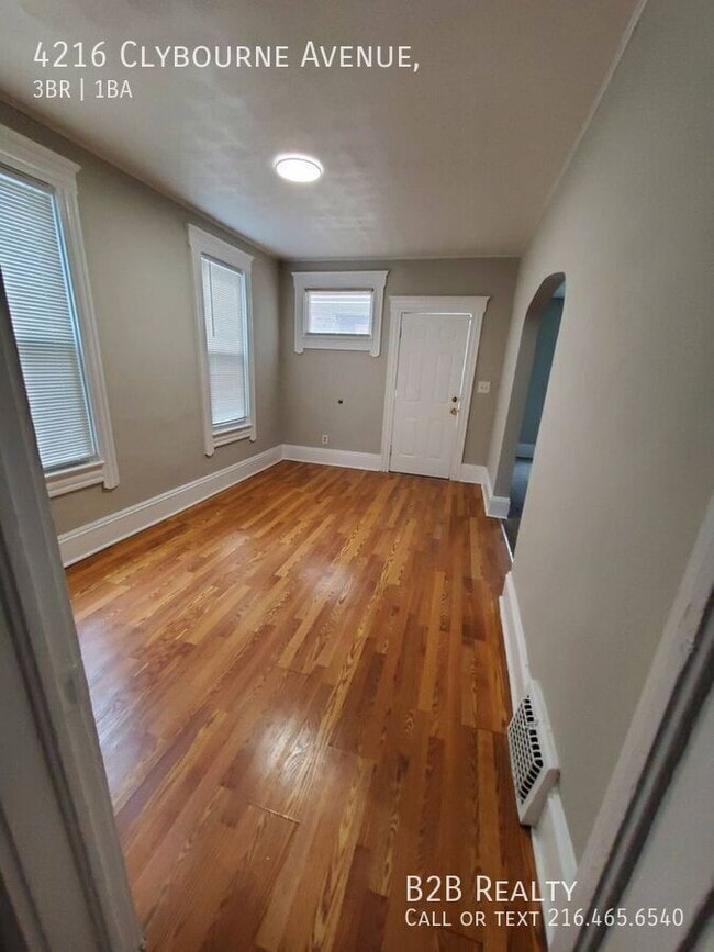 Building Photo - 4216 Clybourne Ave