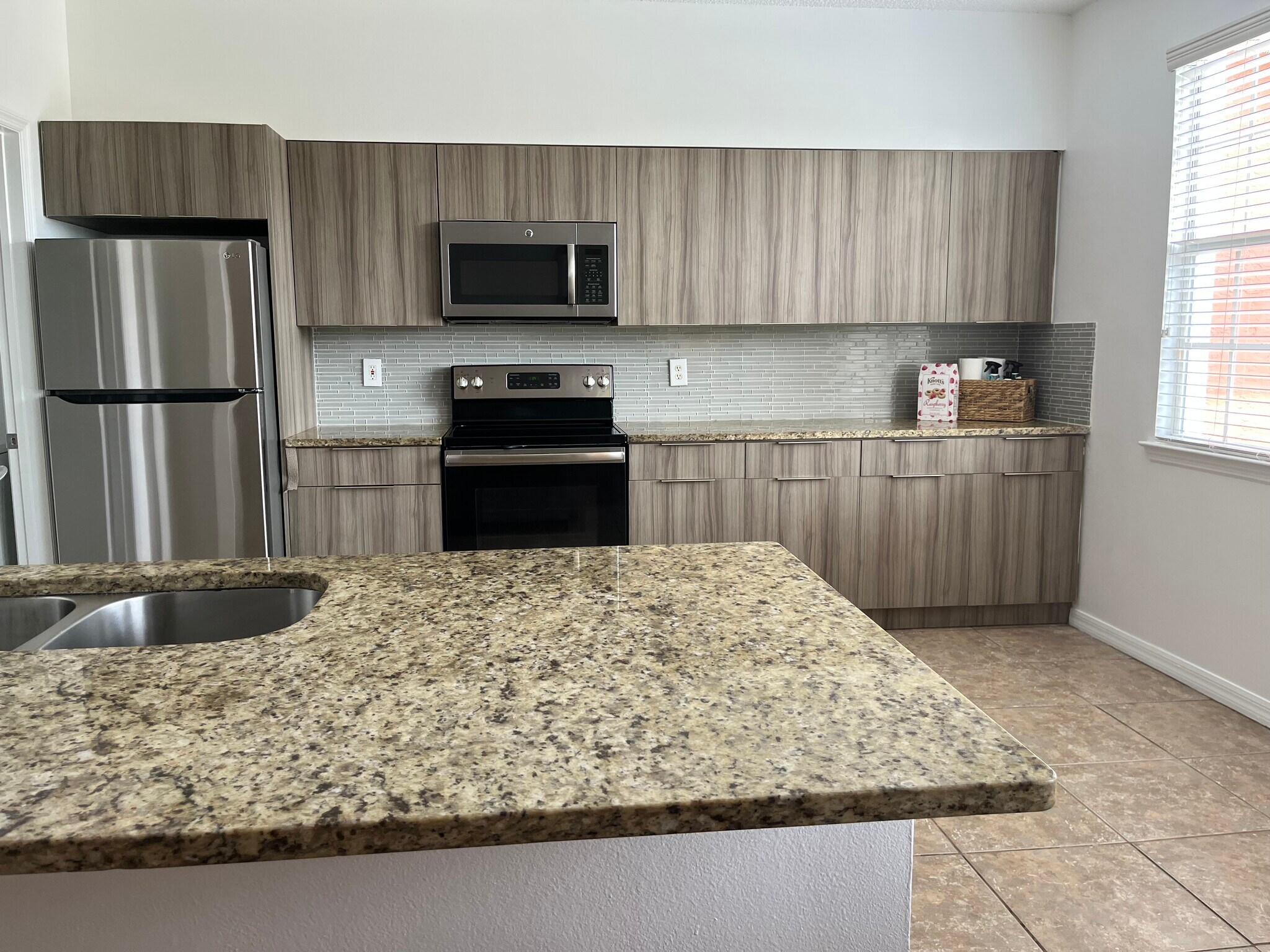 Building Photo - 3508 Windy Walk Way