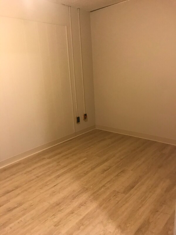 Building Photo - 185 N Main St