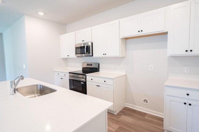 Building Photo - 142 Geranium Wy