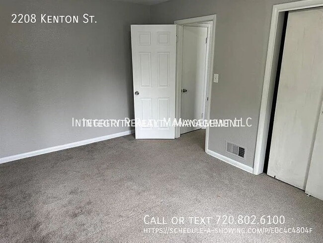 Building Photo - 2208 Kenton St