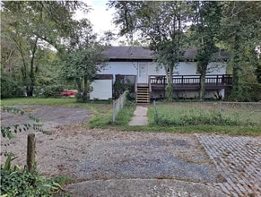 Building Photo - 5903 Temple Hill Rd