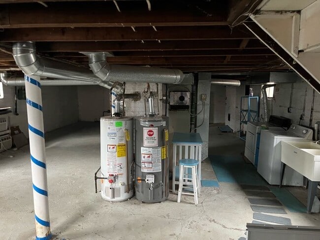 Building Photo - 1568 Larchmont Ave