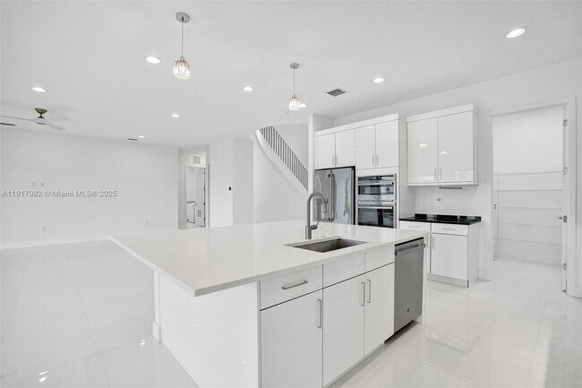 Building Photo - 17130 Wandering Wave Ave