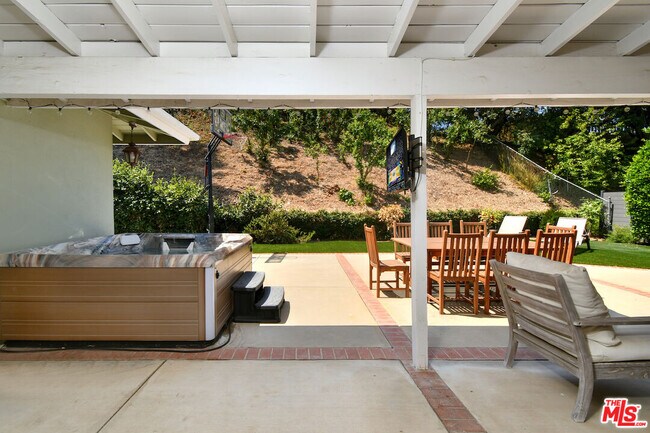 Building Photo - 3421 Castlewoods Pl