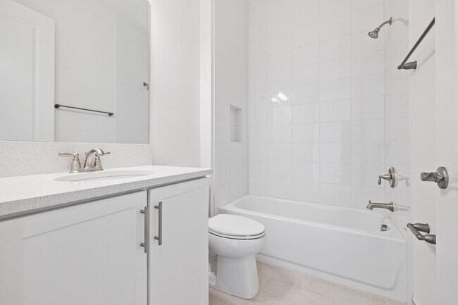 Building Photo - Luxurious gated community 5-Bedroom Rental...