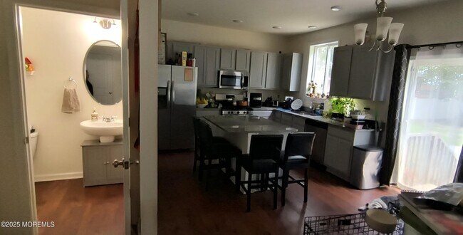 Building Photo - 22 Nautilus Dr
