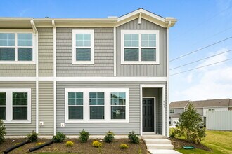 Building Photo - 561 Landing View Dr