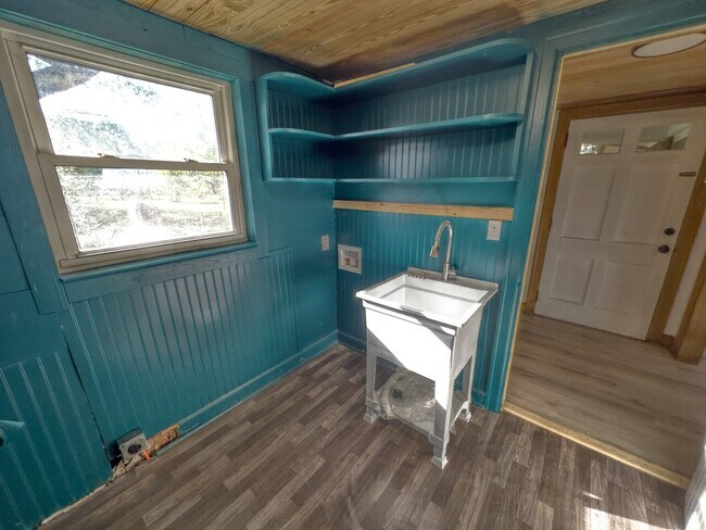 Building Photo - 229 Pee Dee