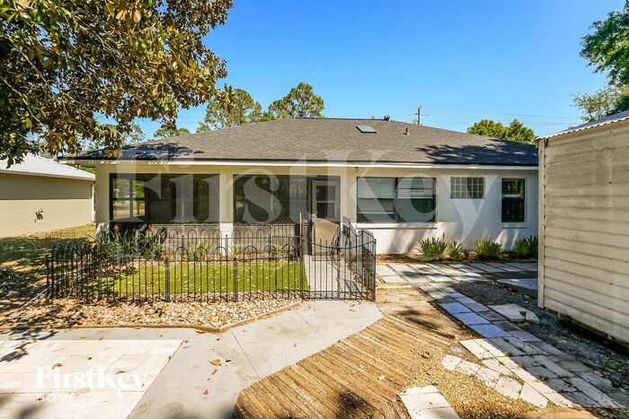 Building Photo - 142 Pepperdine Dr