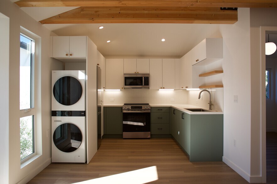 Building Photo - 5435 W 123rd Pl