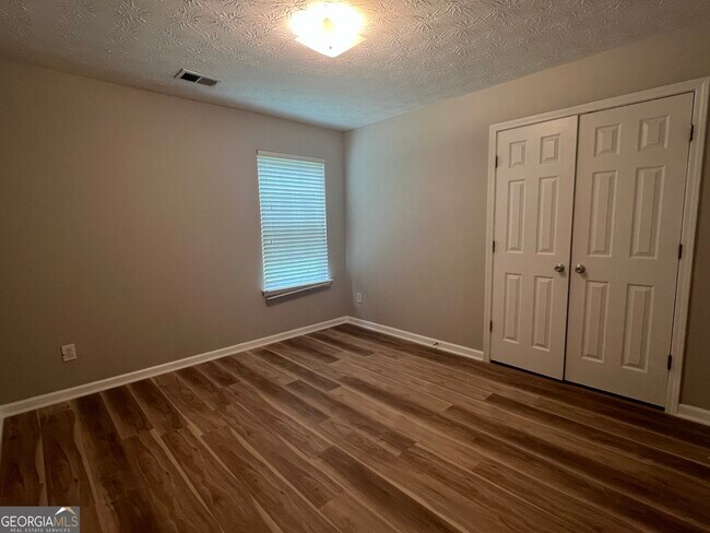 Building Photo - 360 Cobblestone Ct