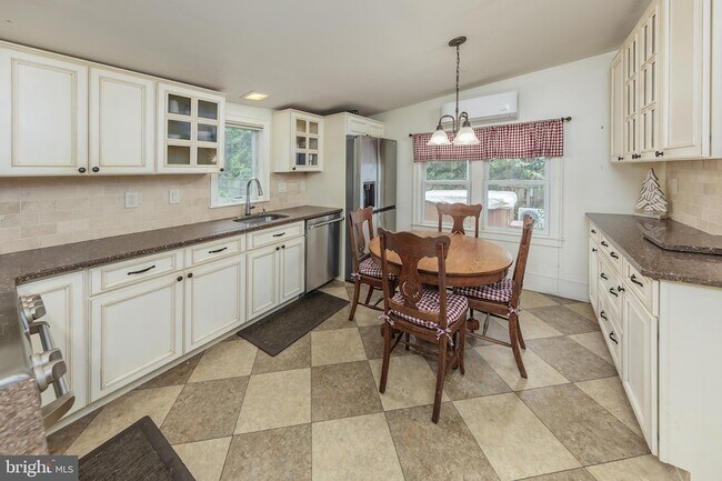 Building Photo - 416 Raritan Ave