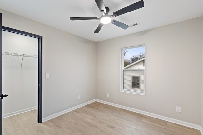 Building Photo - 804 Martin St