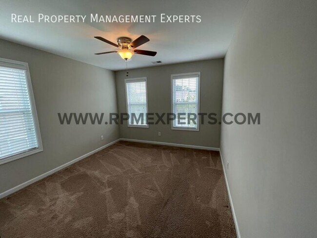Building Photo - Magnificent 5 Bed / 3 Bath Home in Matthews