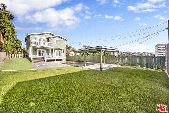 Building Photo - 2124 Reservoir St