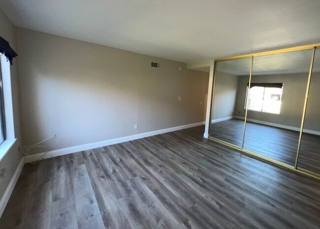 Building Photo - Beautiful Bel-Air floor plan on the Golf C...