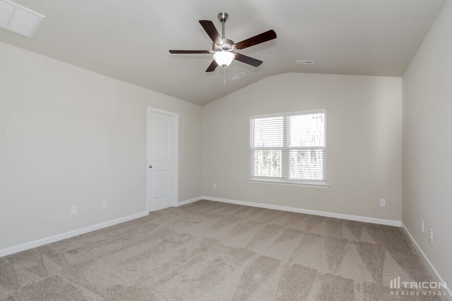 Building Photo - 123 Spring Knoll Dr
