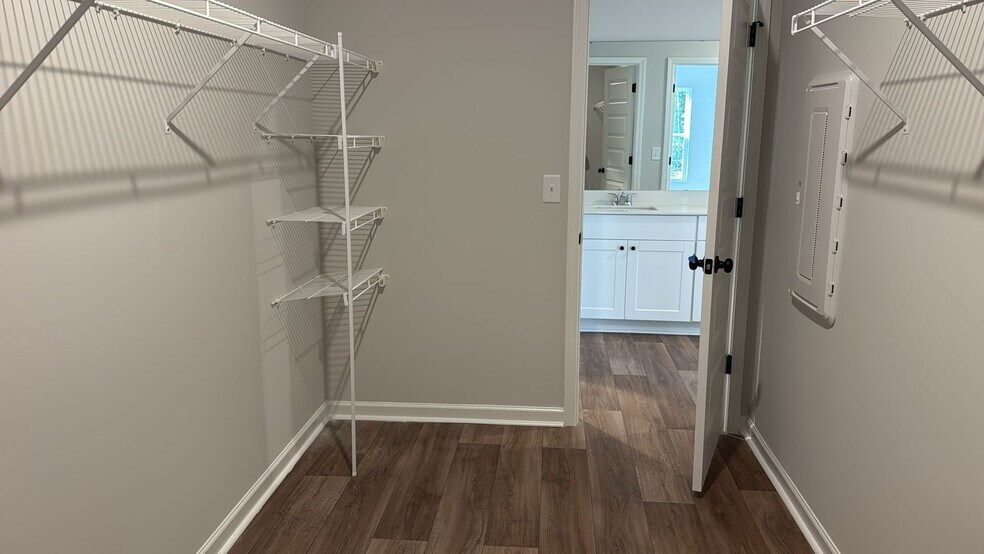 Building Photo - 1016 Harbor Dr