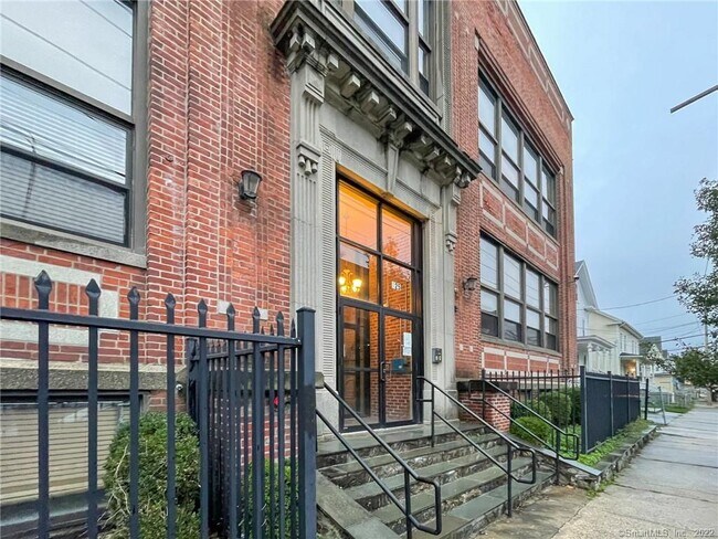 Building Photo - 325 Myrtle Ave