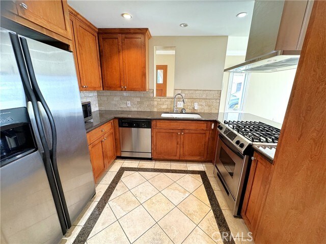 Building Photo - 4510 Seashore Dr