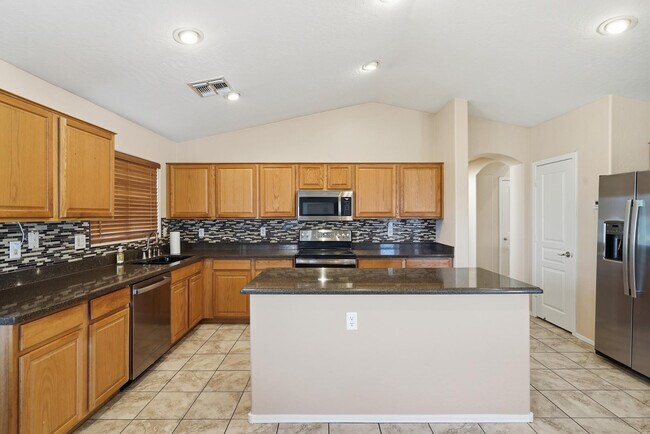 Building Photo - 5339 W Kaler Cir