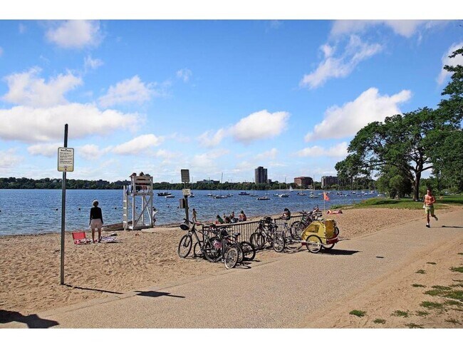 Building Photo - 3023 Dupont Ave S