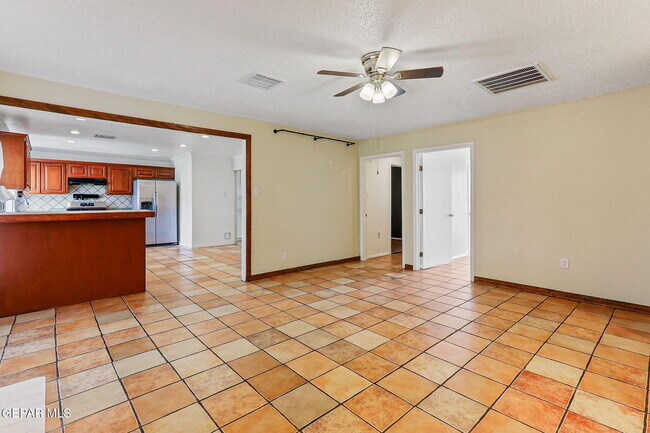 Building Photo - 4640 Ambassador Dr
