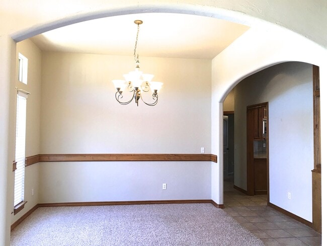 Building Photo - 813 W Windmill Ct