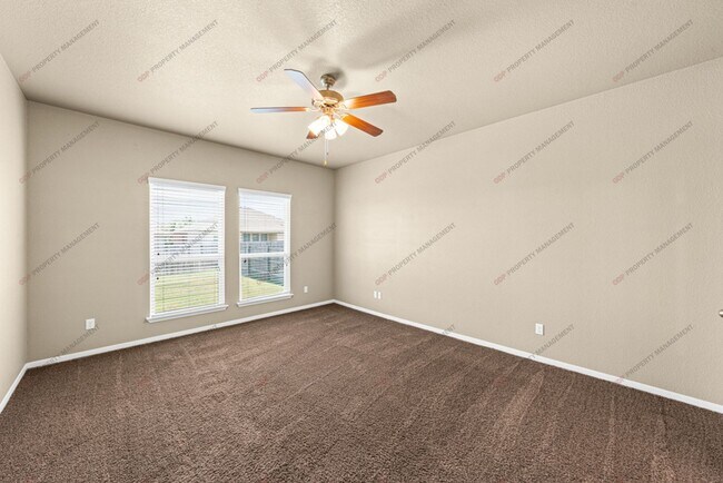 Building Photo - 5607 Blackstone Dr
