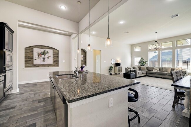 Building Photo - 5215 Baroness Ln