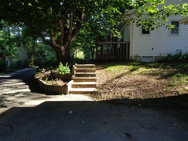 Building Photo - 181 Jordan Dr