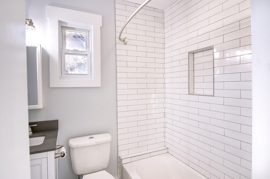 Building Photo - 515 flint st