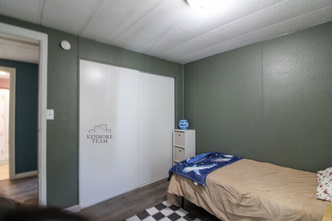Building Photo - 2 Bed, 2 Bath Home in Kennewick with a SHOP!