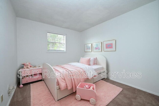 Building Photo - 2249 9th St SE