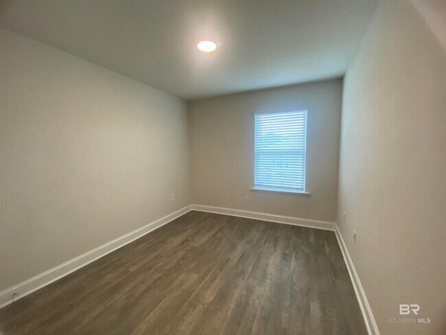 Building Photo - 6681 Spaniel Dr