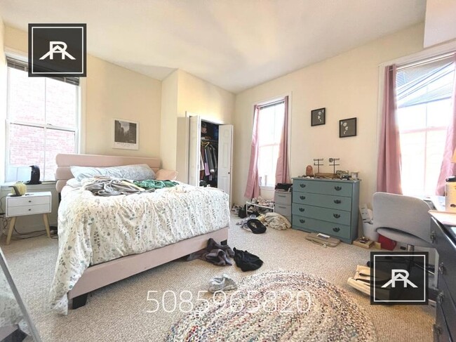 Building Photo - 3 bedroom in Brookline MA 02445