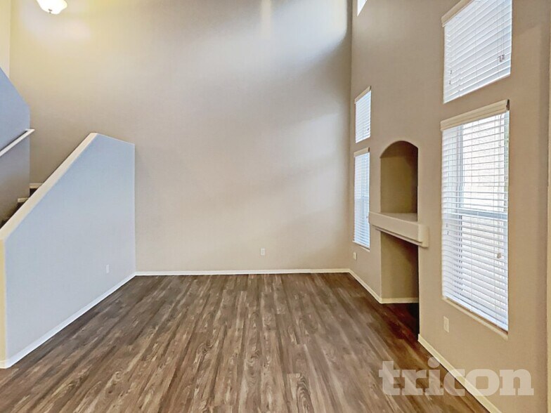 Building Photo - 7900 Hornbeam Ct