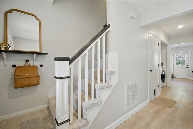 Building Photo - 2267 Greenwell Rd