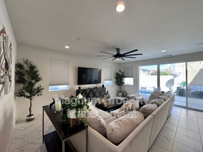 Building Photo - 38572 Rosegate Pl