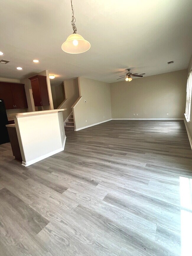 Building Photo - Great Amenities