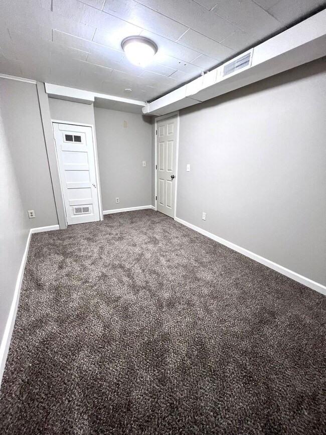 Building Photo - Cute South Omaha 2 bed, 1 bath beauty for only $1,250! COMING SOON!