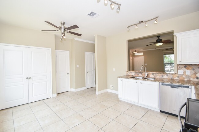 Building Photo - 16843 Mammoth Springs Dr