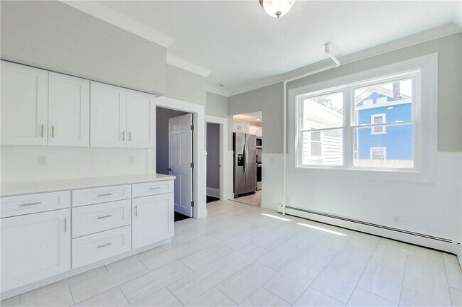 Building Photo - 41 Almy St