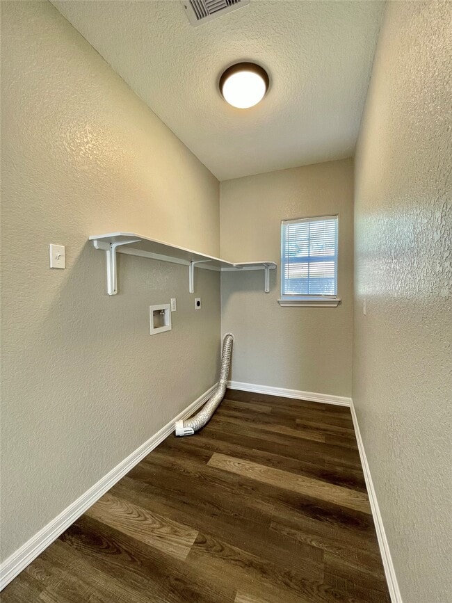 Building Photo - 305 N Avenue A