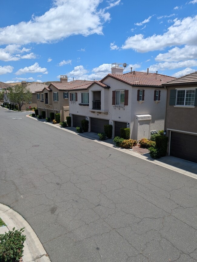 Building Photo - 19335 Laroda Ln