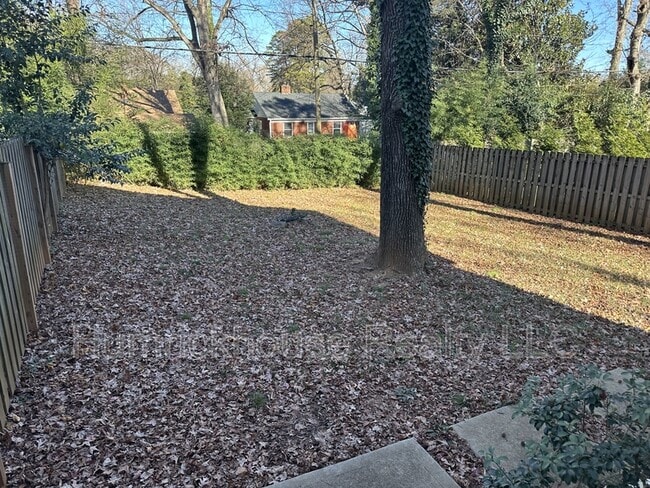 Building Photo - 2520 Greenland Ave